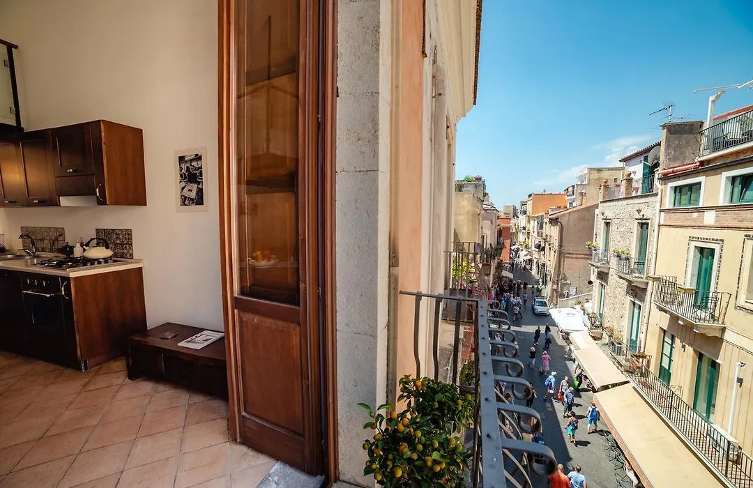 Apartament Vilagos & Loft Taormina